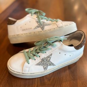 GOLDEN GOOSE Hi Star Platform Sneaker in Silver/White/Olive Size 8US / 38EU